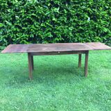 Extendable farm table