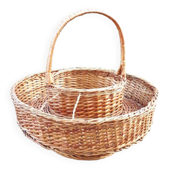 Wicker bottle holder bar