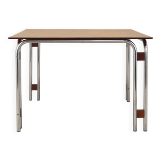 Walnut table, Italian design, 1970s, production: Italy