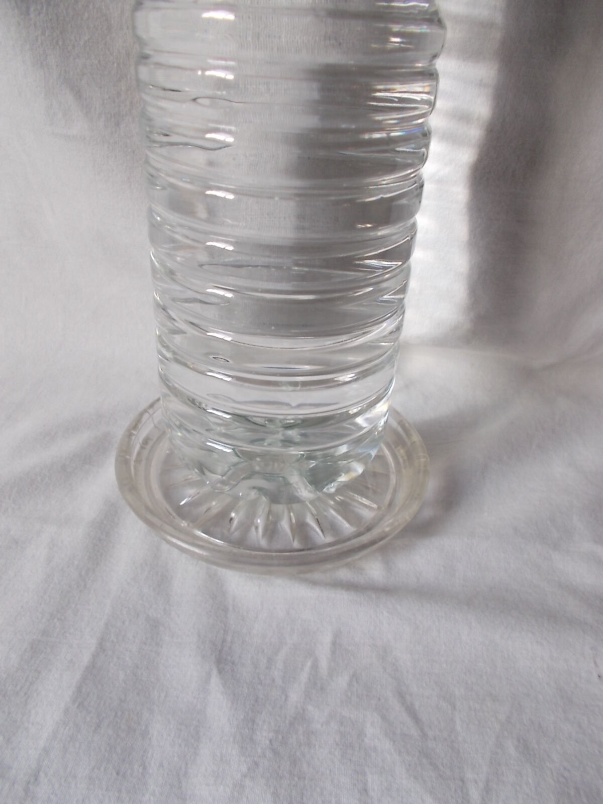 Pair of molded glass bottle mats