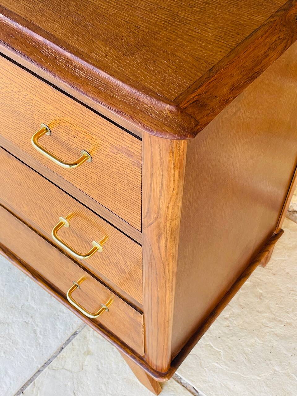 Commode vintage en noyer, pieds compas , circa 1950s