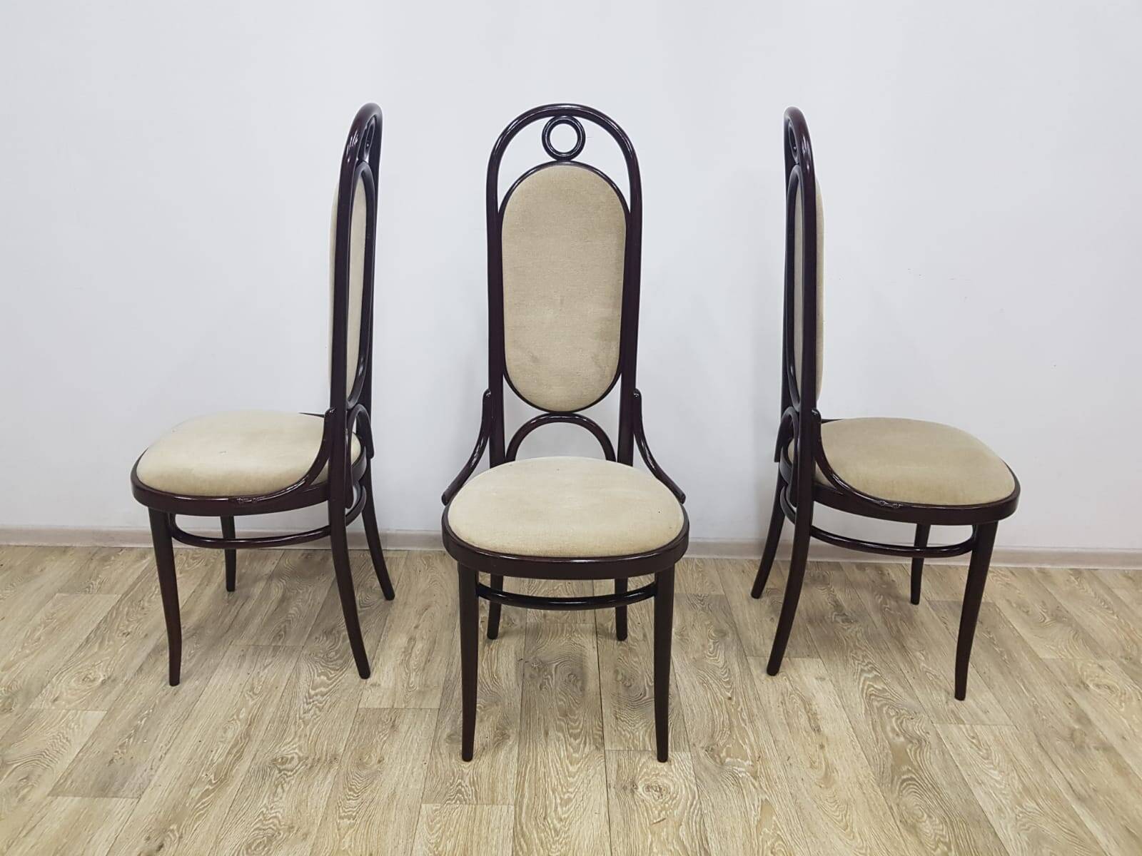 Ensemble de trois chaises Thonet