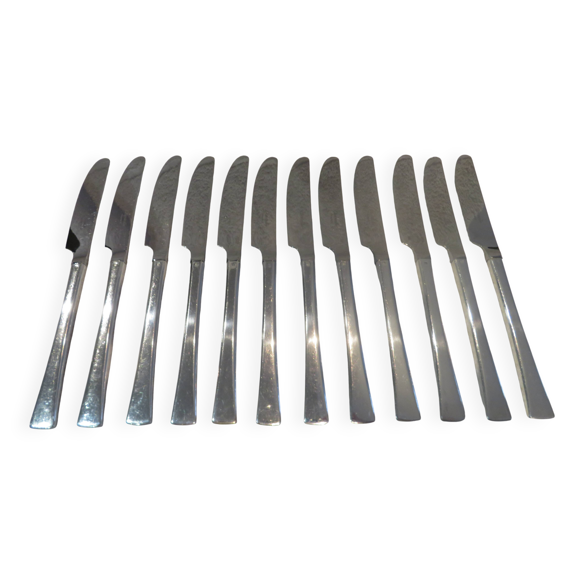 12 table knives with silver-plated metal handles, Christofle Concorde, 23.7 cm