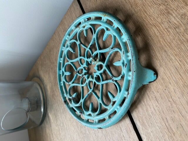 Under the flat mint blue cast