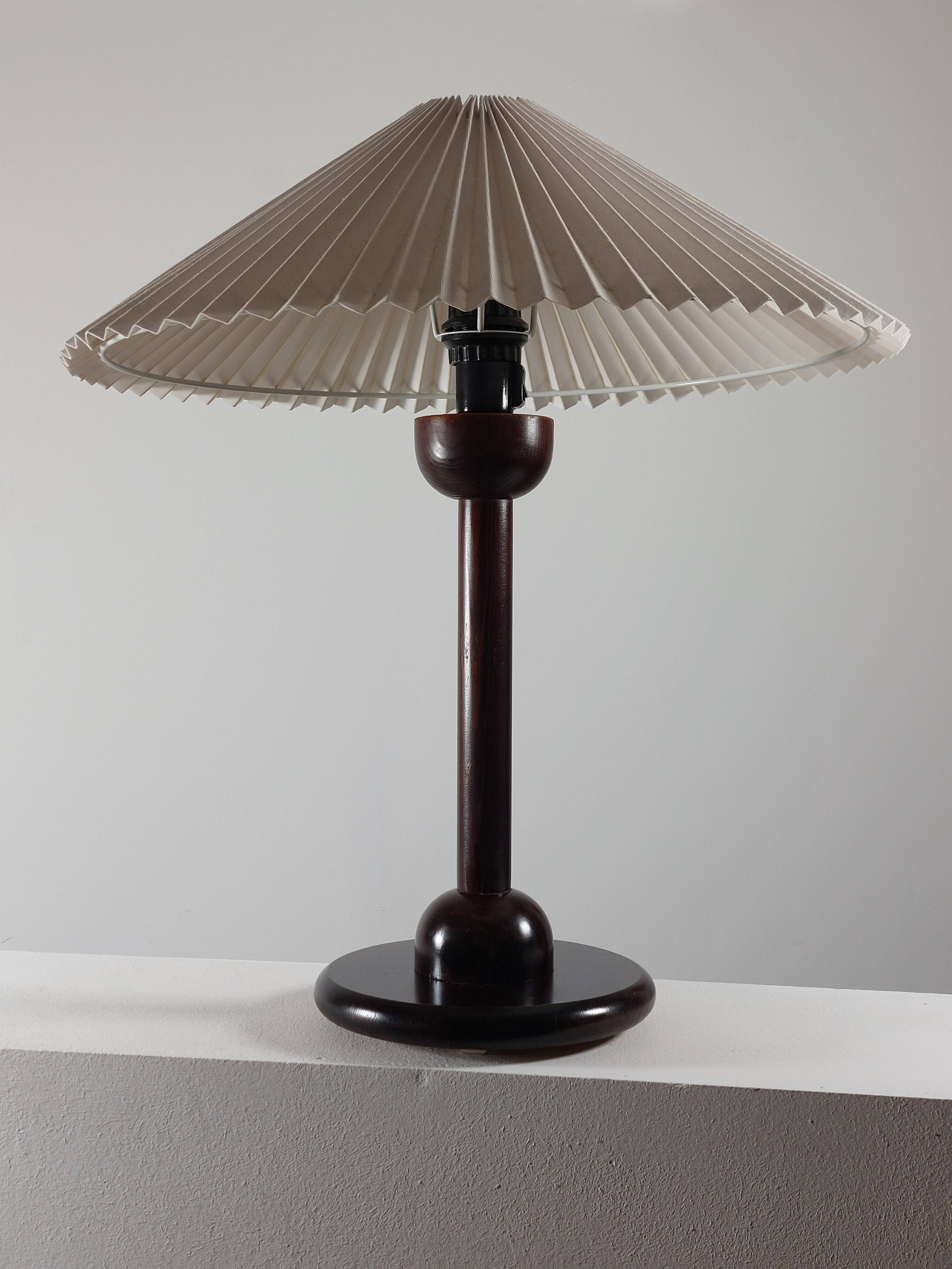 Vintage table in postmodern Art Deco revival with pleated lampshade.