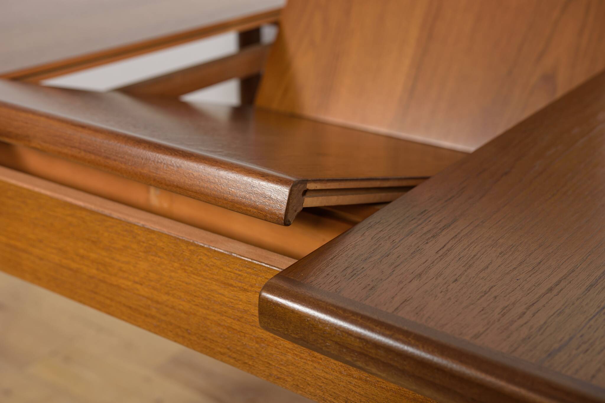 Mid-century oval teak dining table from G-Plan, 1960s