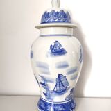 Chinese porcelain vase