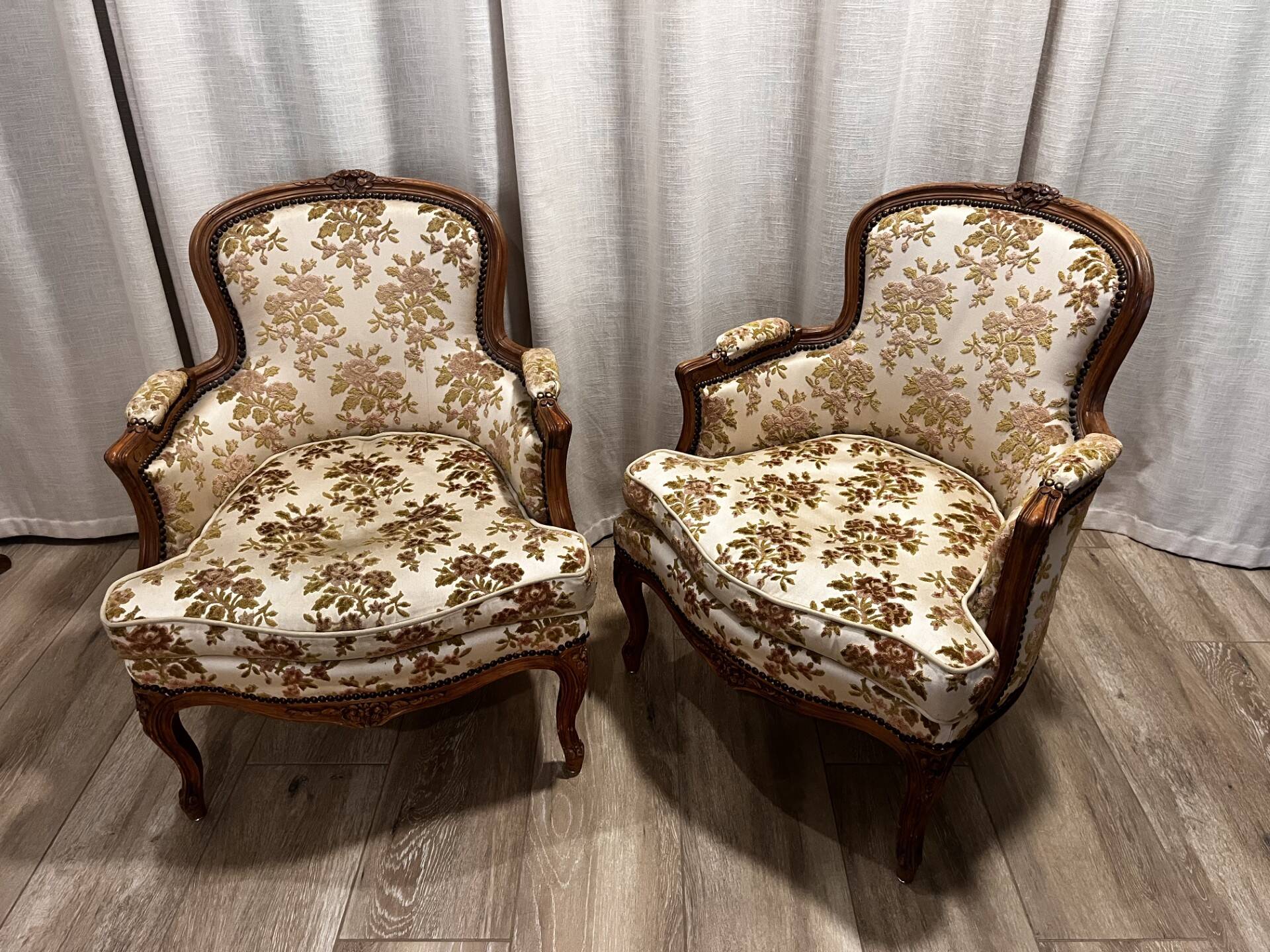 Pair of shepherdesses