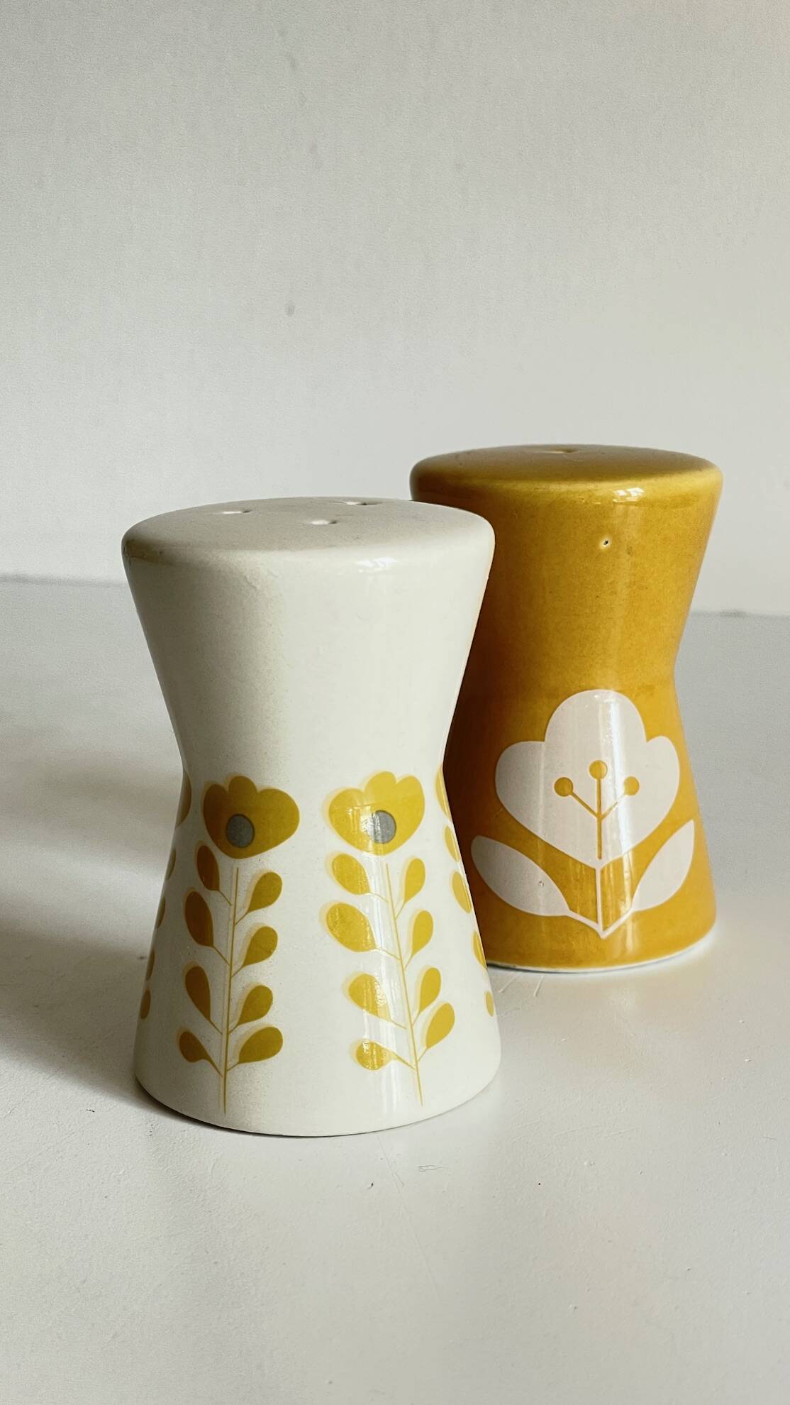 Salière et poivrière céramique esprit scandinave vintage