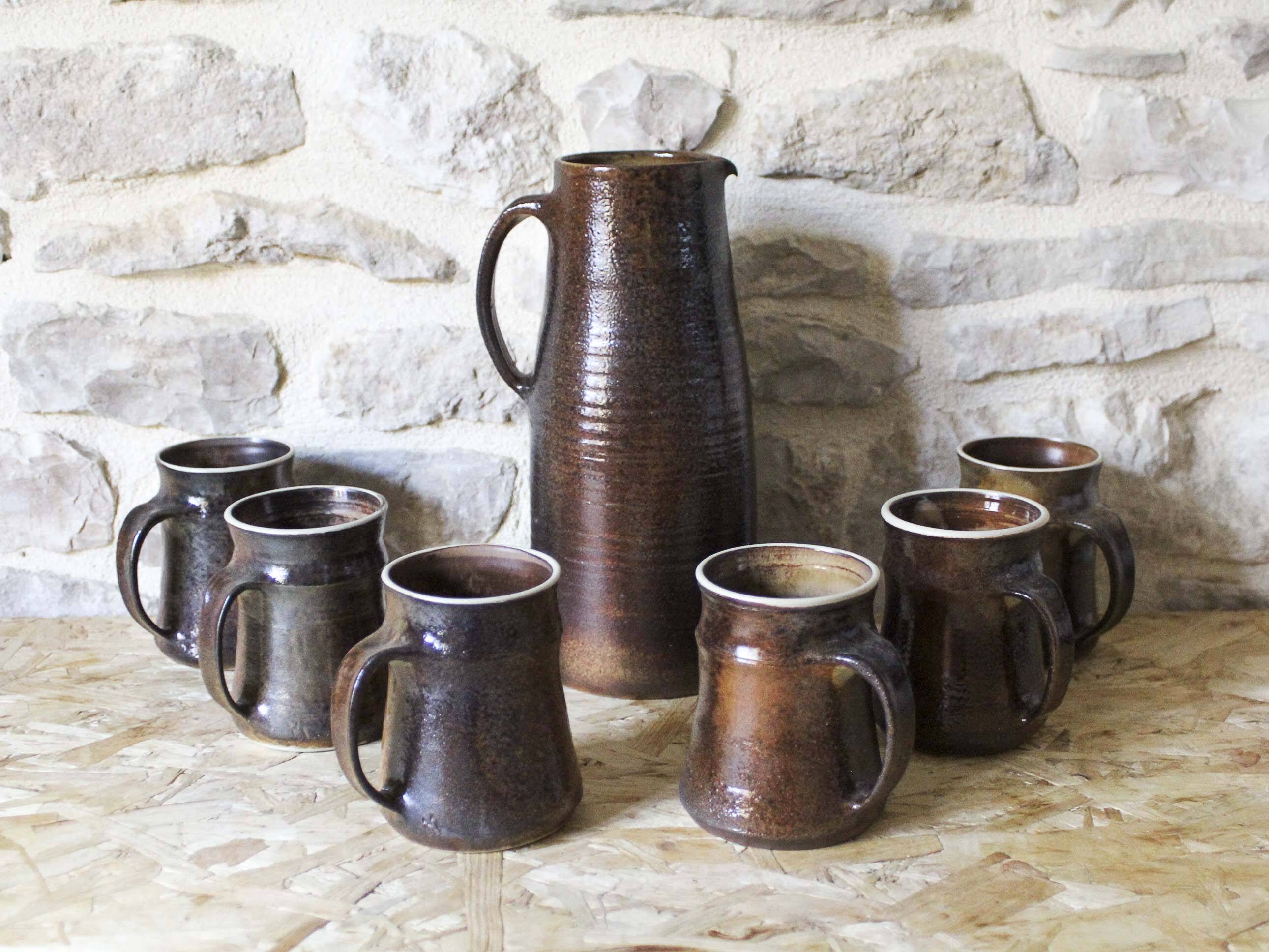 Pitcher service and 6 ceramic cups