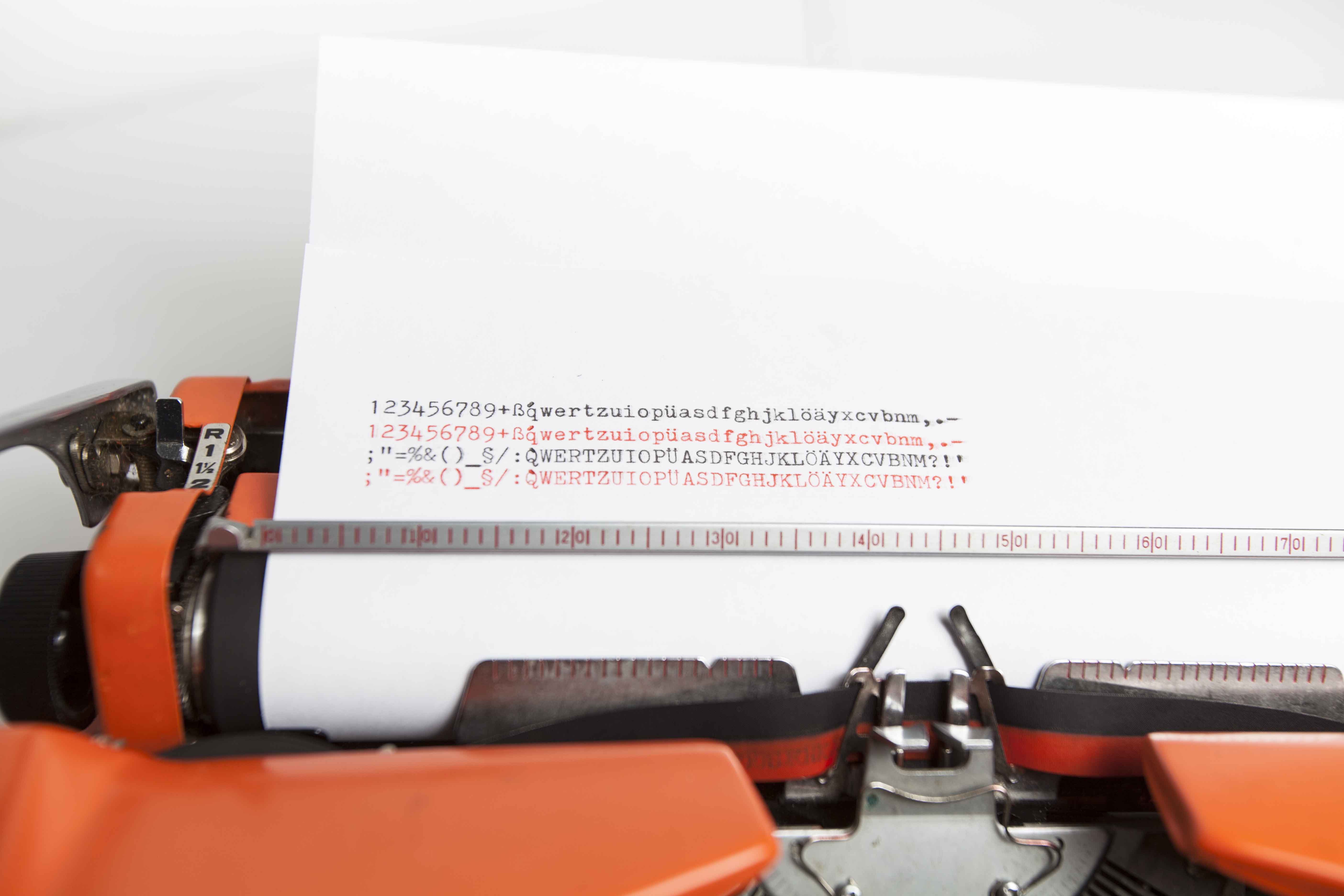 Machine à écrire brother de luxe 879 révisée et ruban neuf qwertz