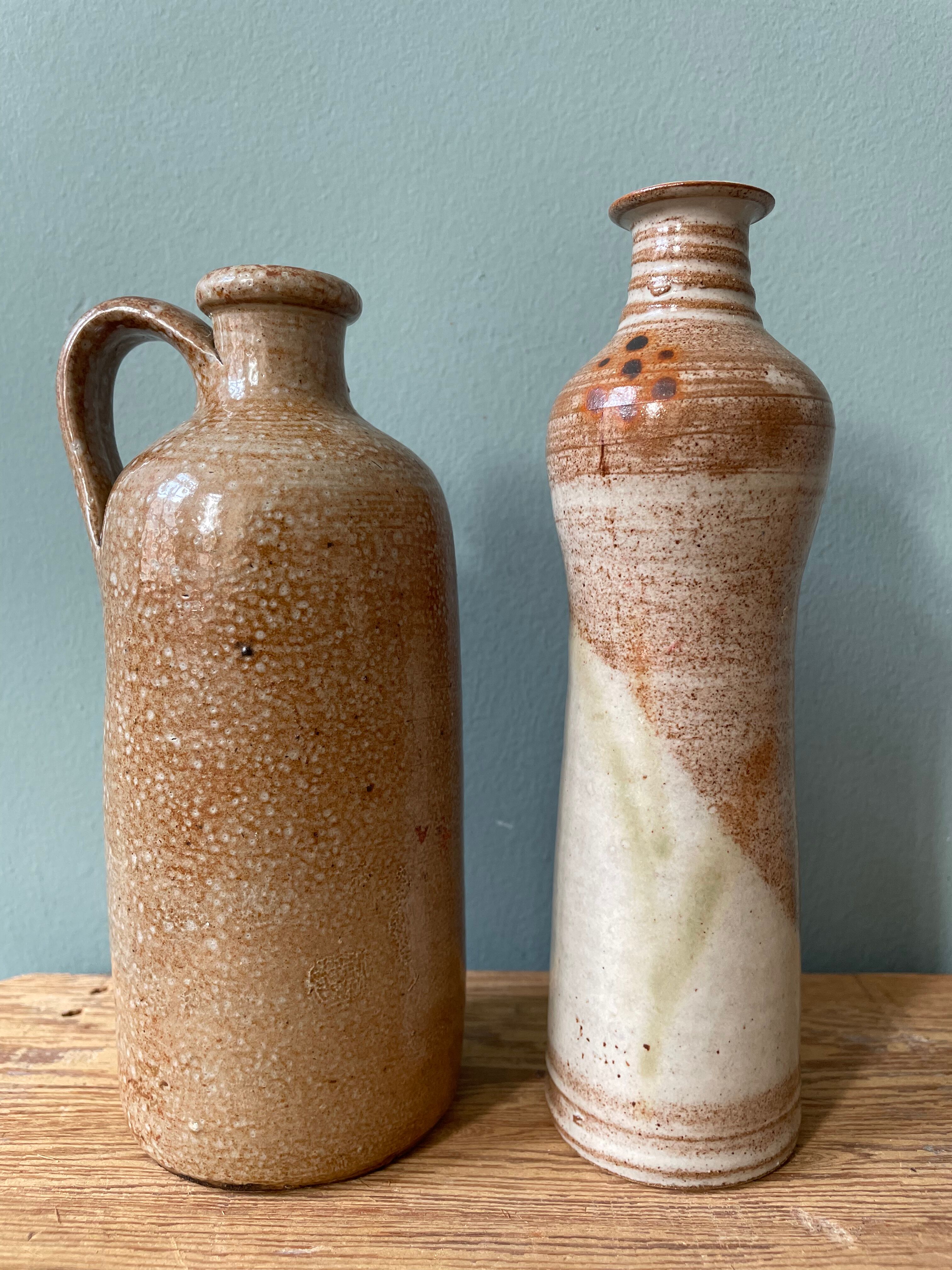 Lot d’un vase et d’un pichet vintage en grès vernissé