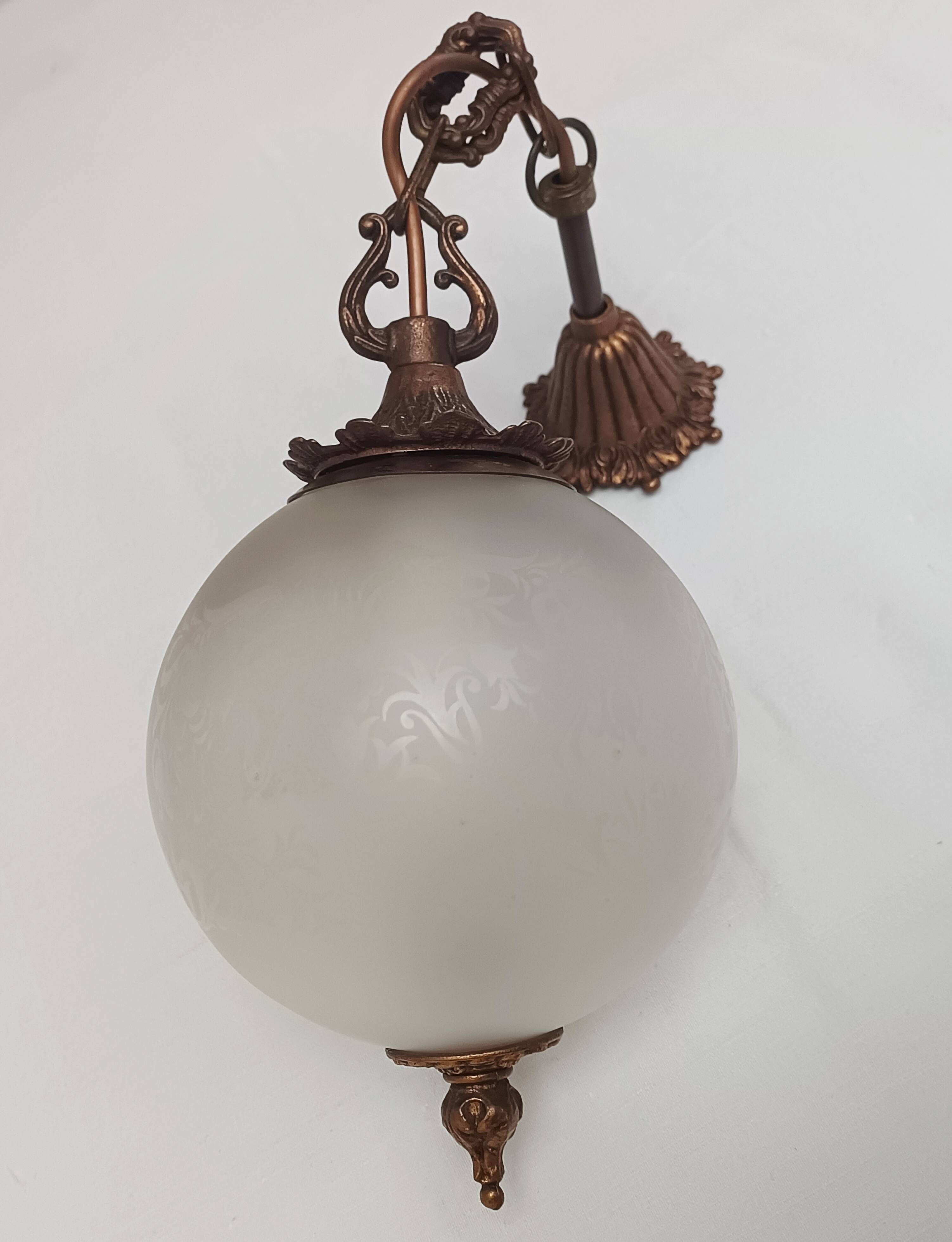 lustre ancien bronze globe gravé lanterne suspensions décoration