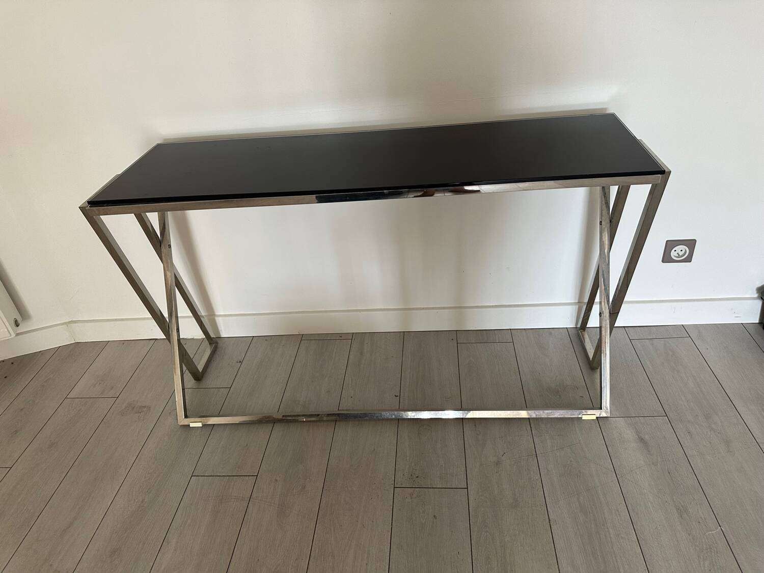 Designer console in glass and metal