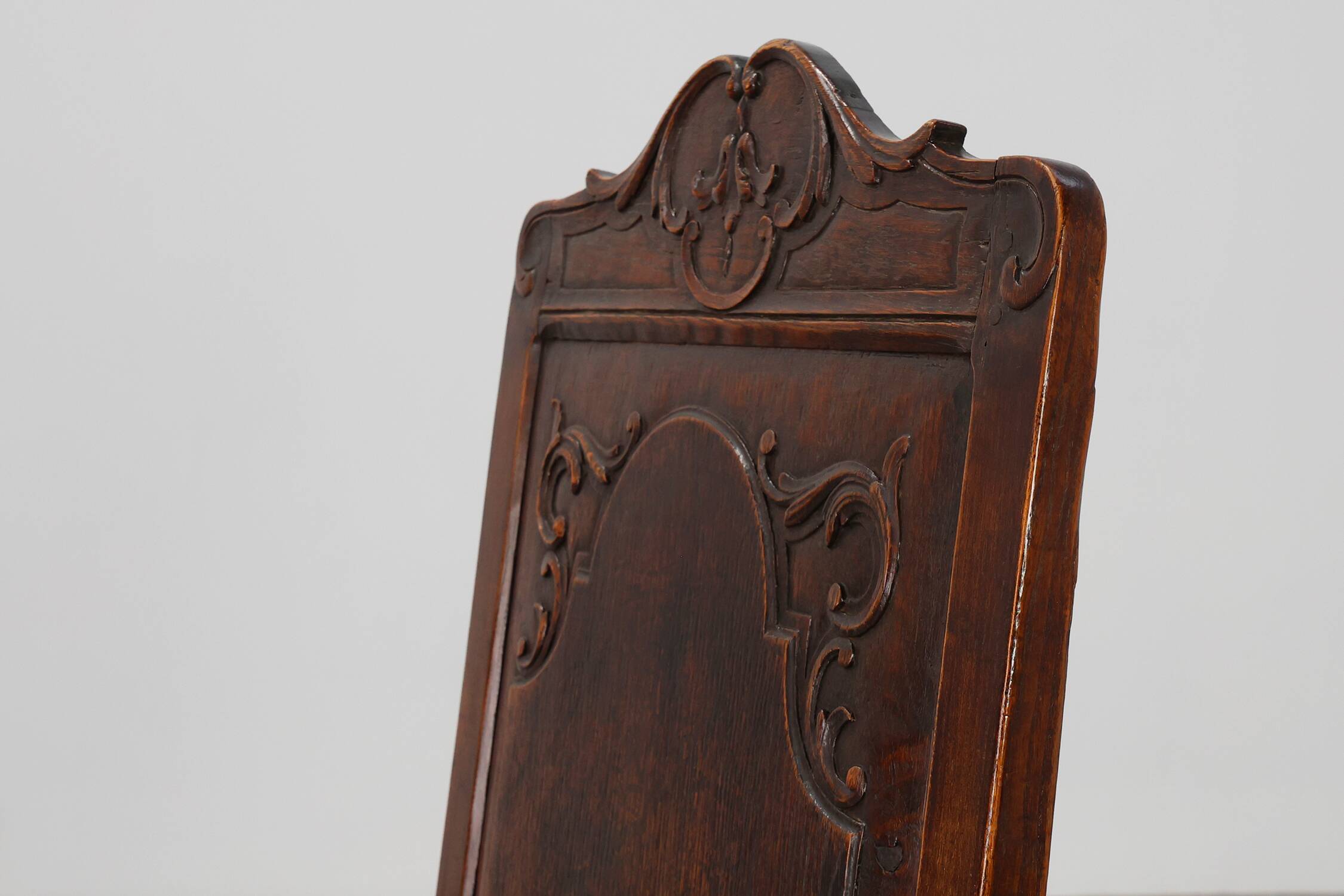 18th Century Liège Armchair in hand carved Oak, Belgium