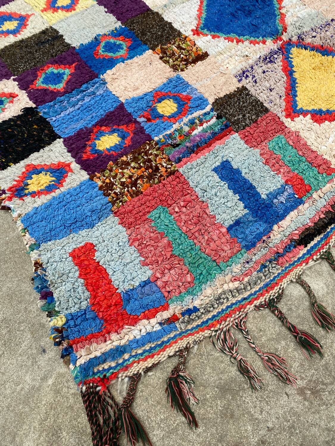 Vintage Berber rug 250 x 140 cm