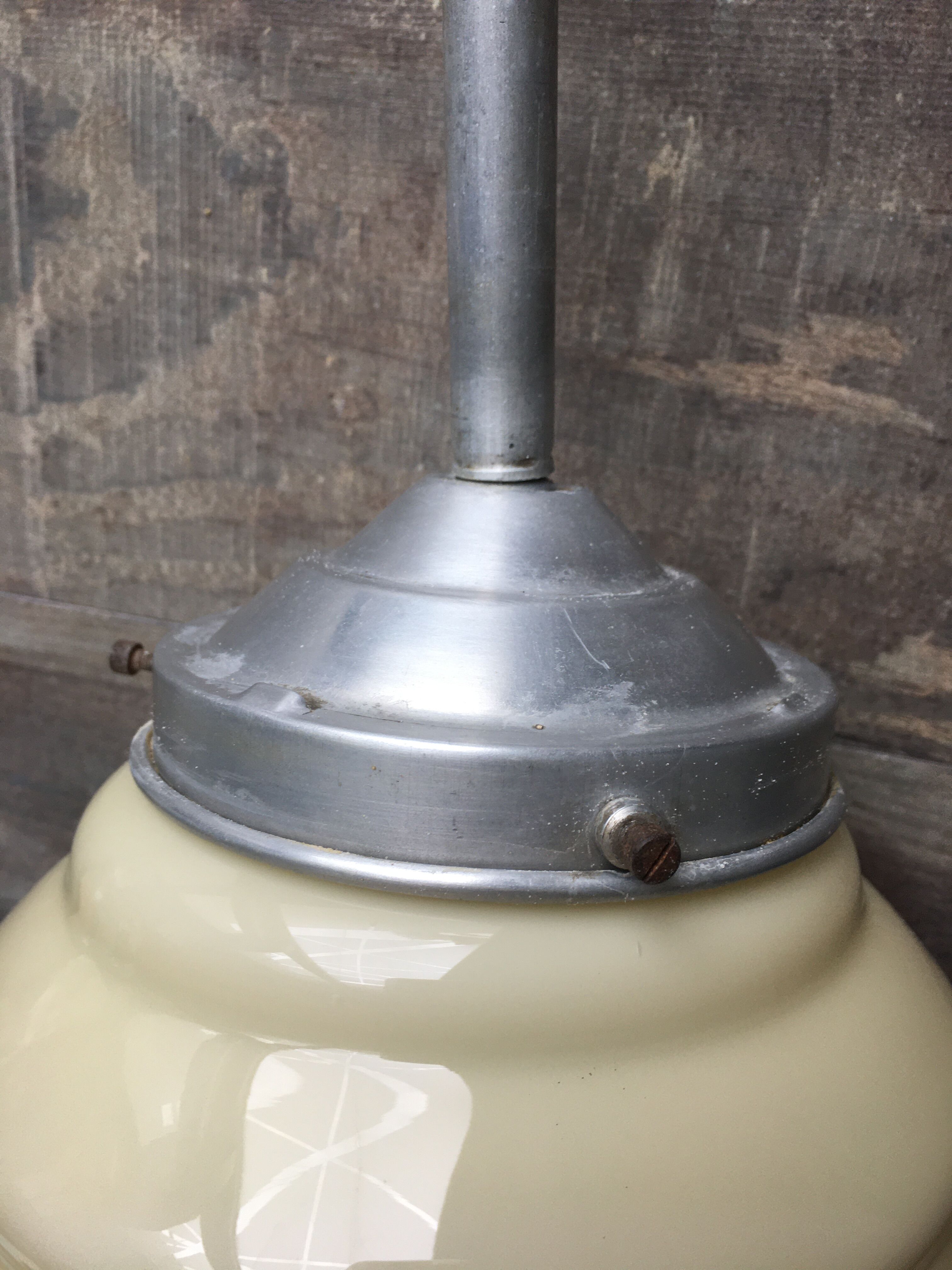 Art Deco ball suspension