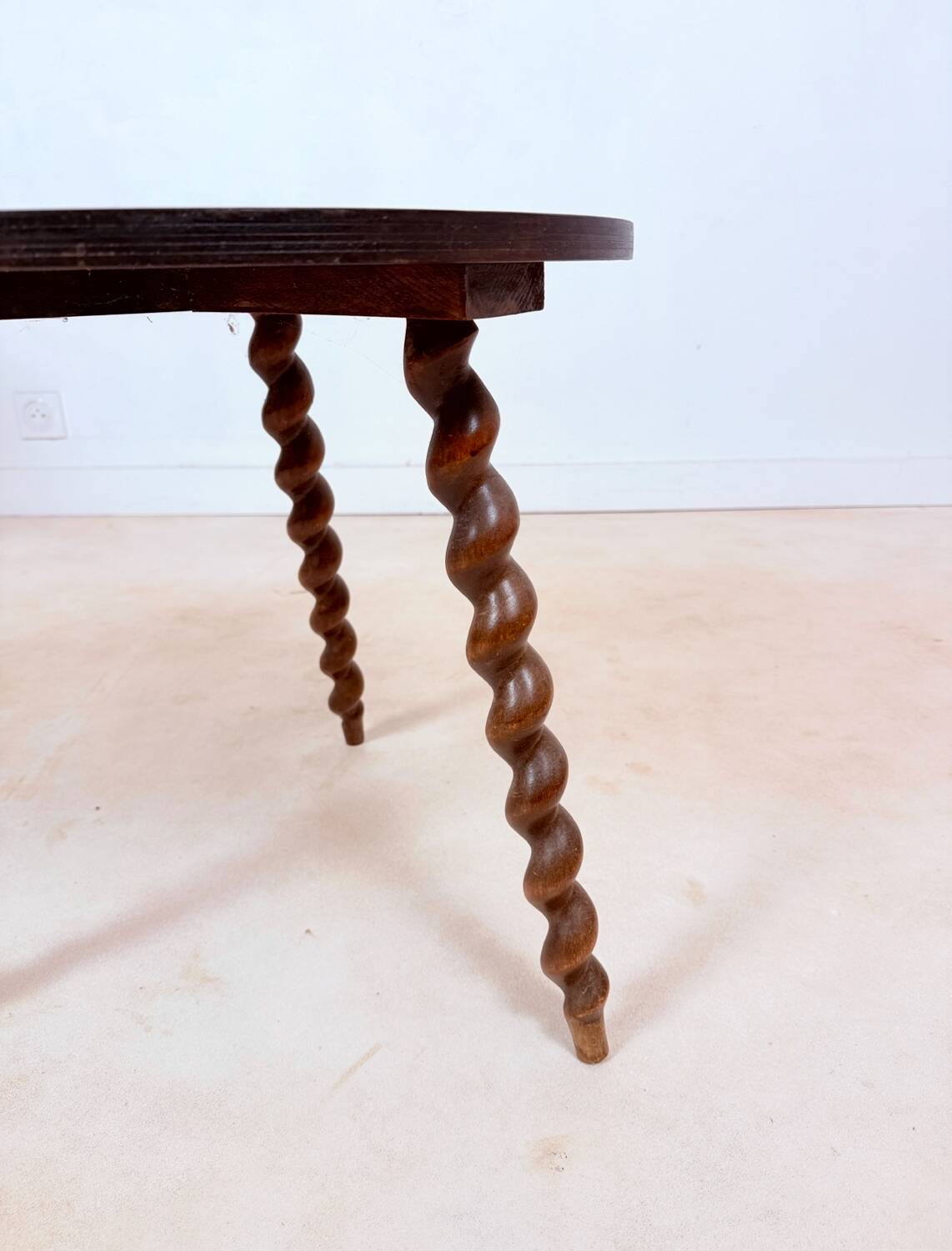 Table d’appoint ancienne auc pieds tournés