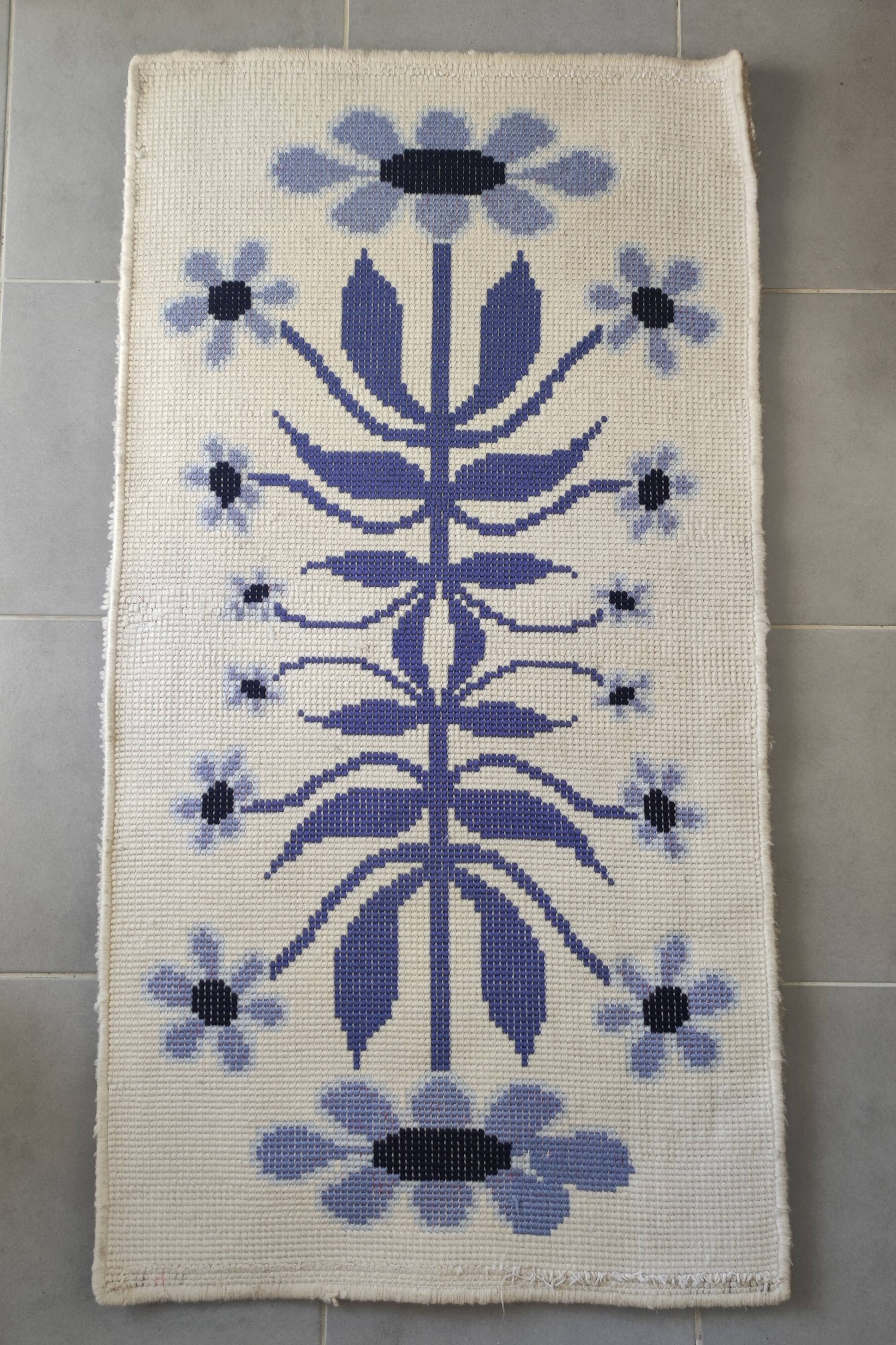 Wool carpets from the 70s  79x147cm