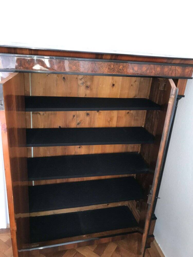 Biedermeier Armoire, Walnut Veneer and Full Columns, Austria, circa 1820