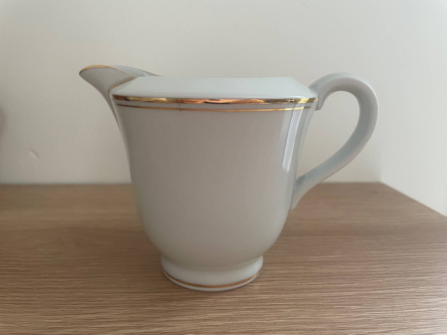 Crémier en porcelaine de Limoges – Filets dorés – Vintage