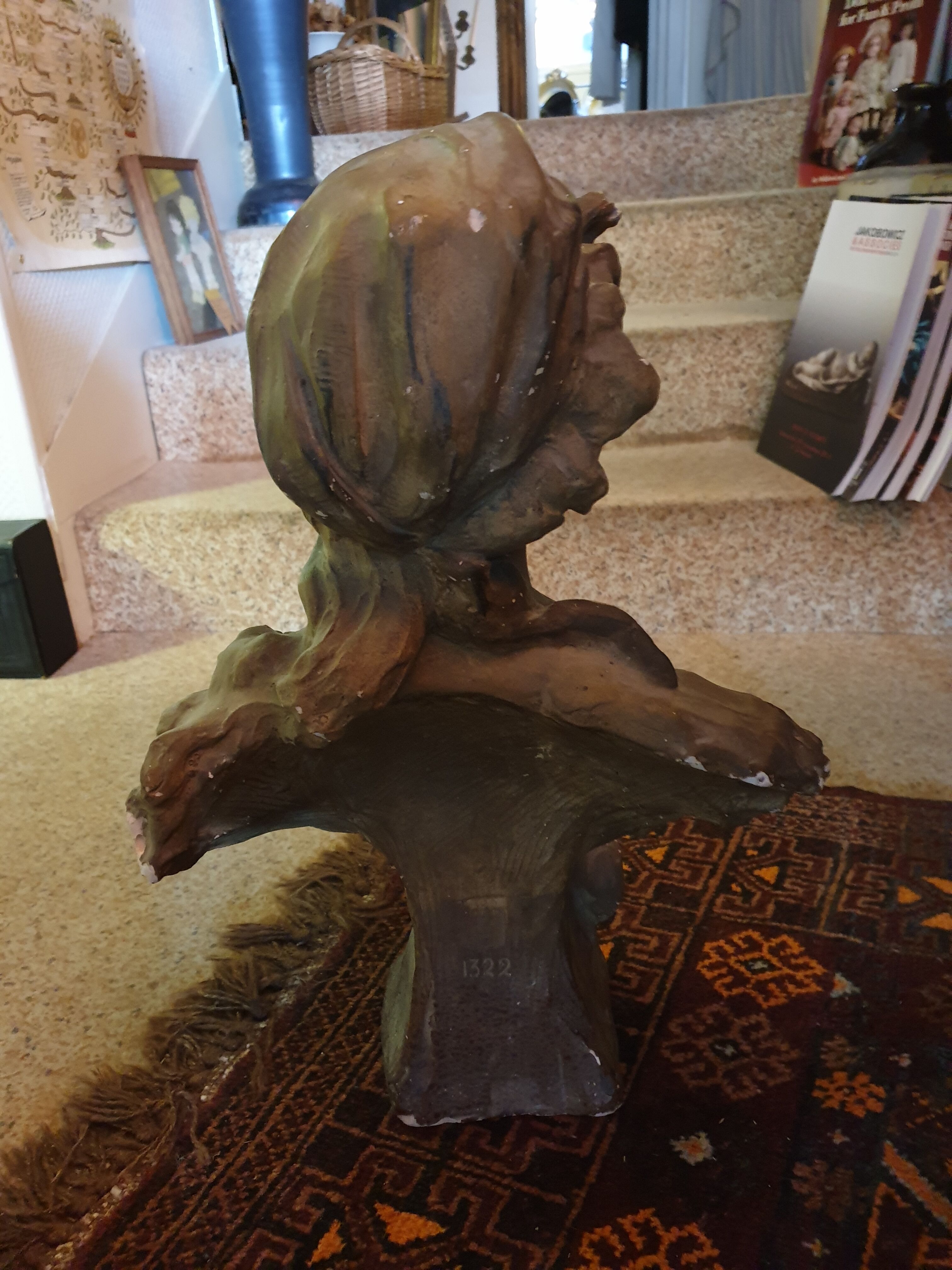 Bust of Marianne plaster