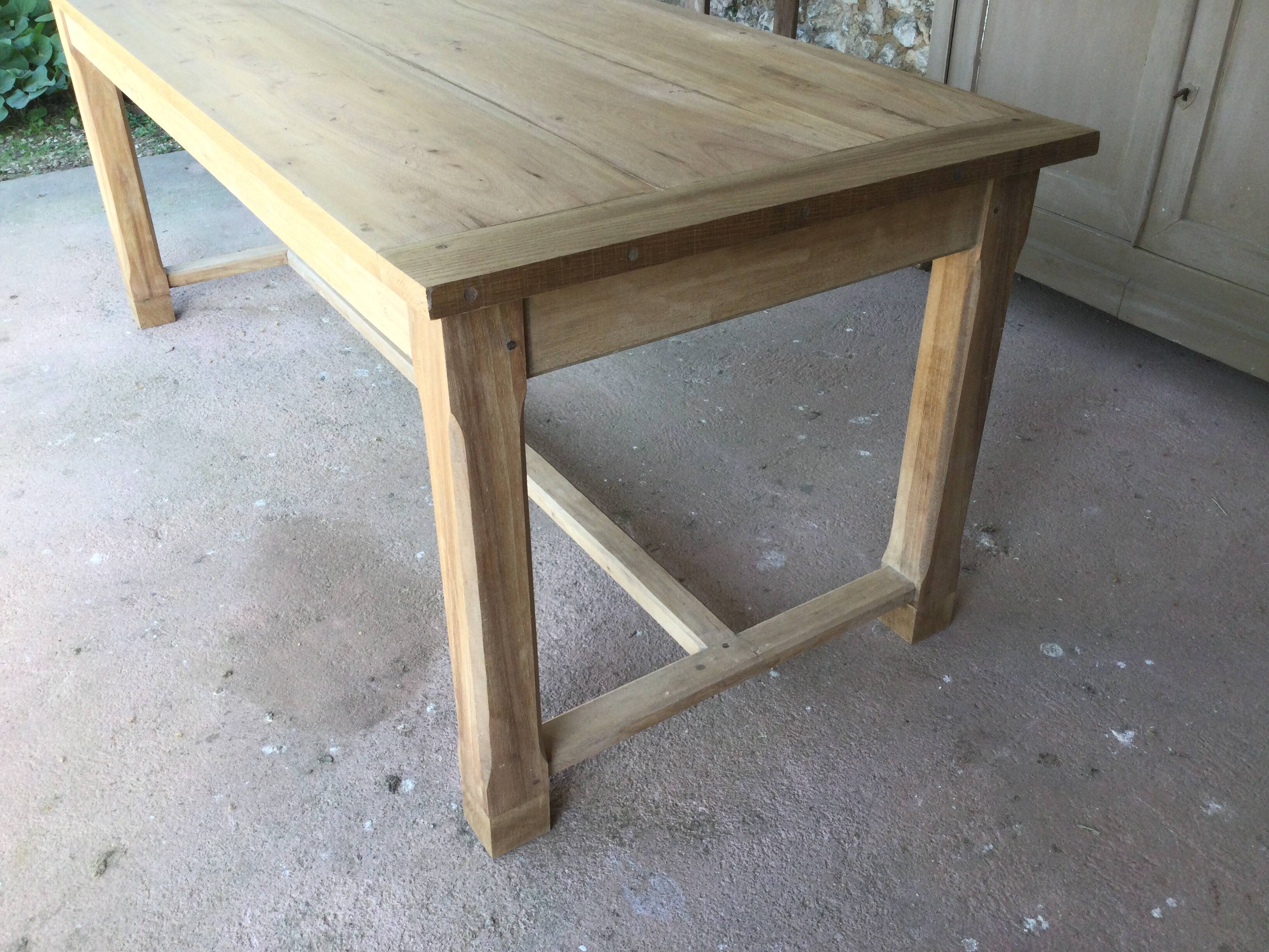Ancienne table de ferme rénovée