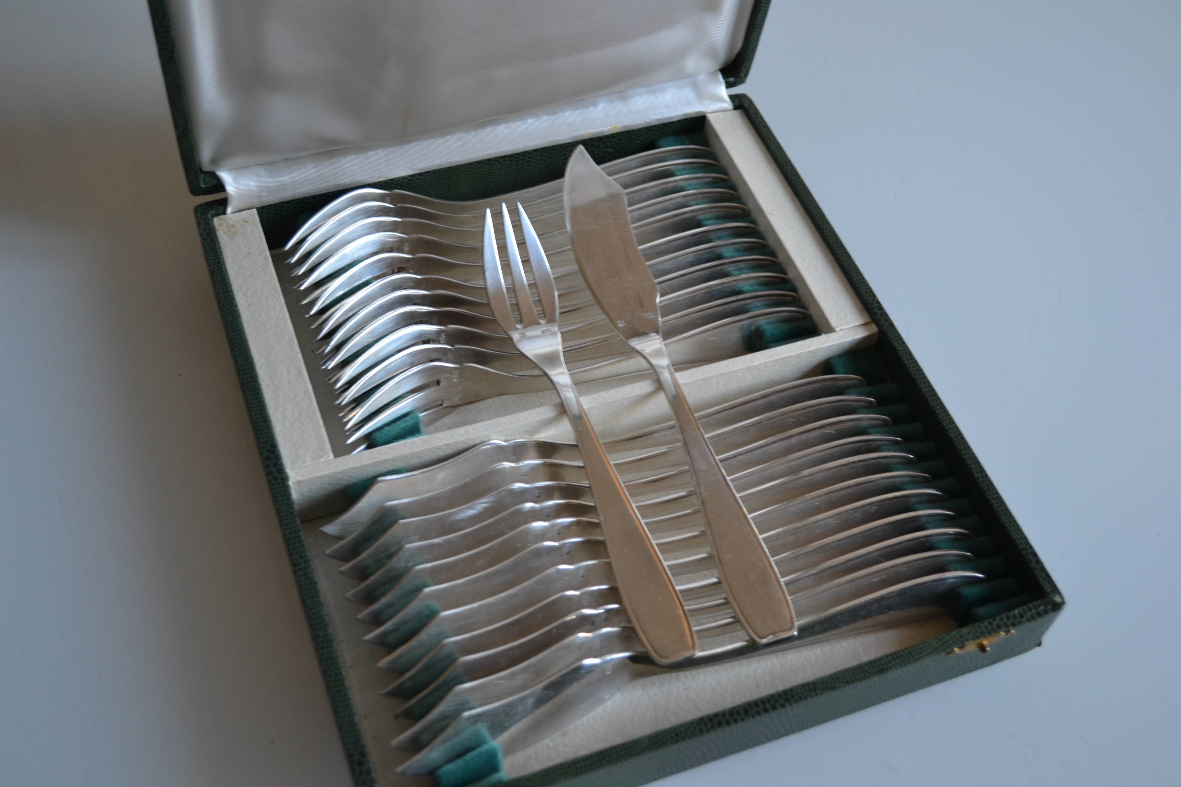 SOH 24-piece silver-plated fish set