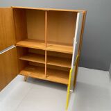 Armoire U-450 en placage de chêne, variante jaune et blanc, Jiří Jiroutek pour Inte