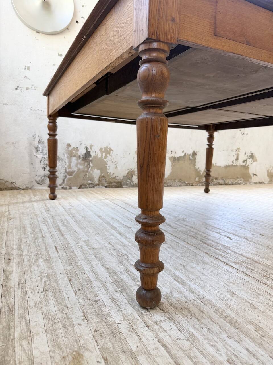 Grande table de ferme XL chêne « carrée » conférence 1950