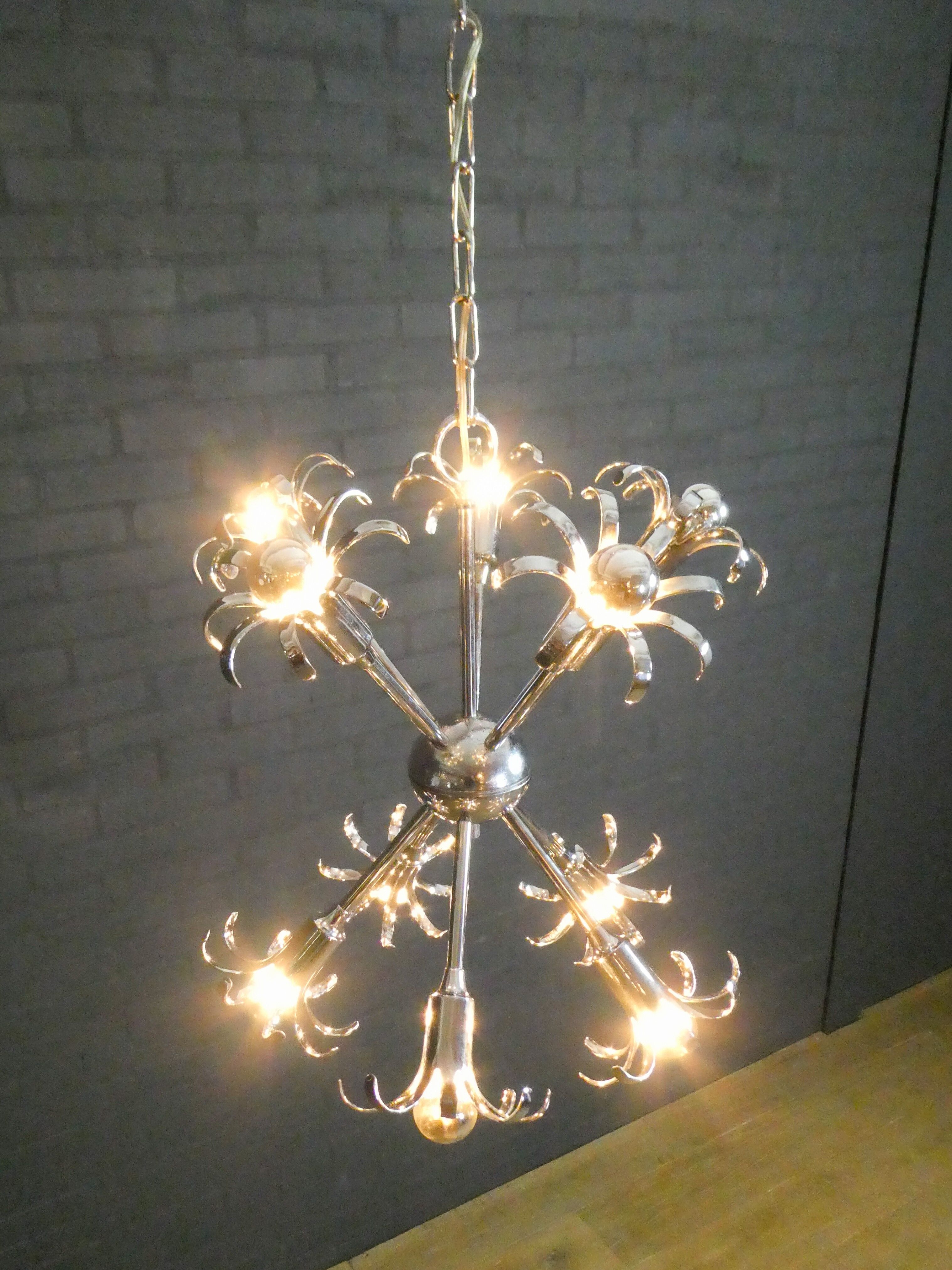 Modern hanging lamp 'Sputnik flowers'