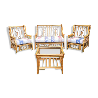 Vintage rattan salon