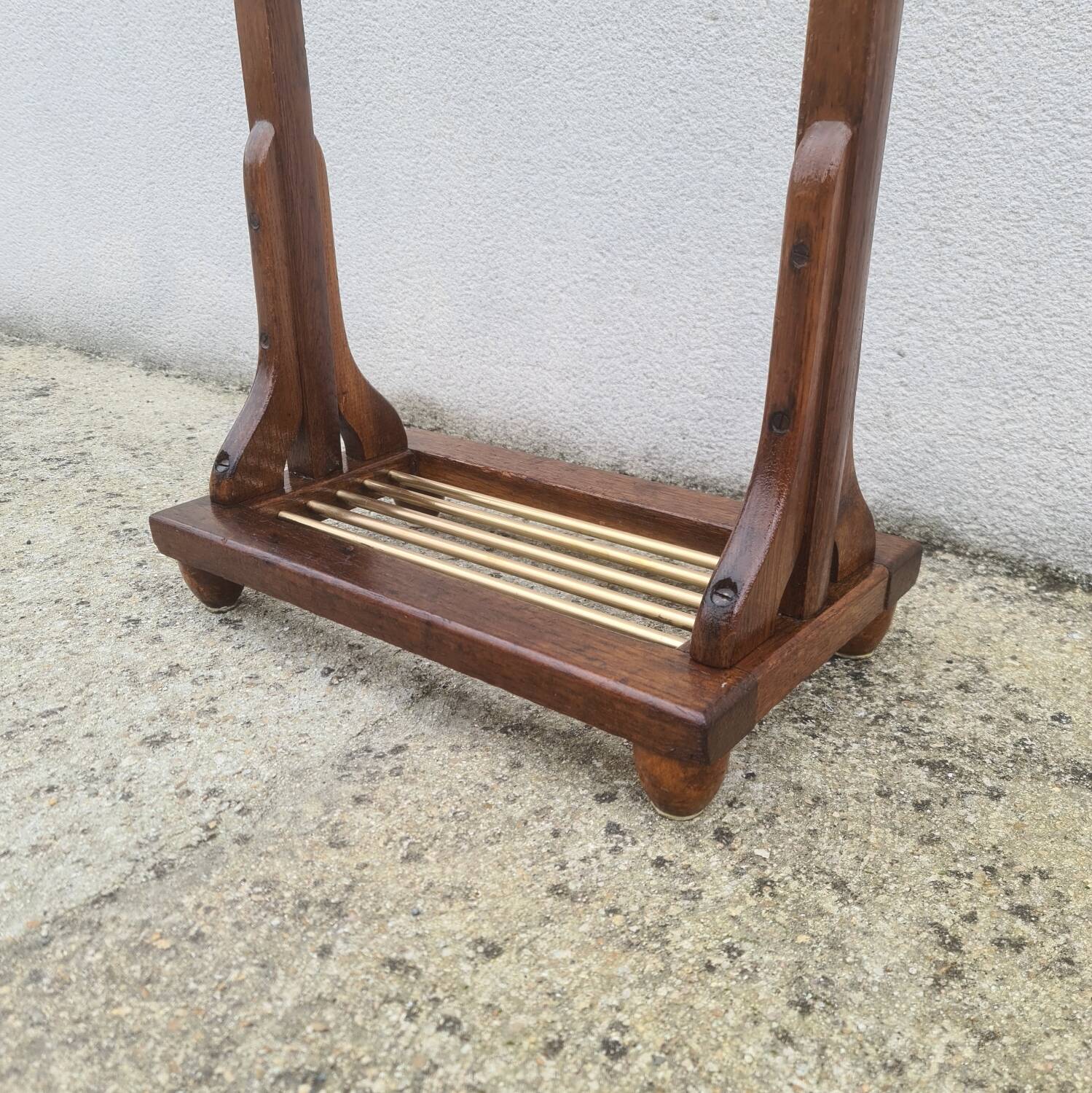 Valet, night, Old Art Deco