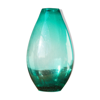 Turquoise vase, bubble effect