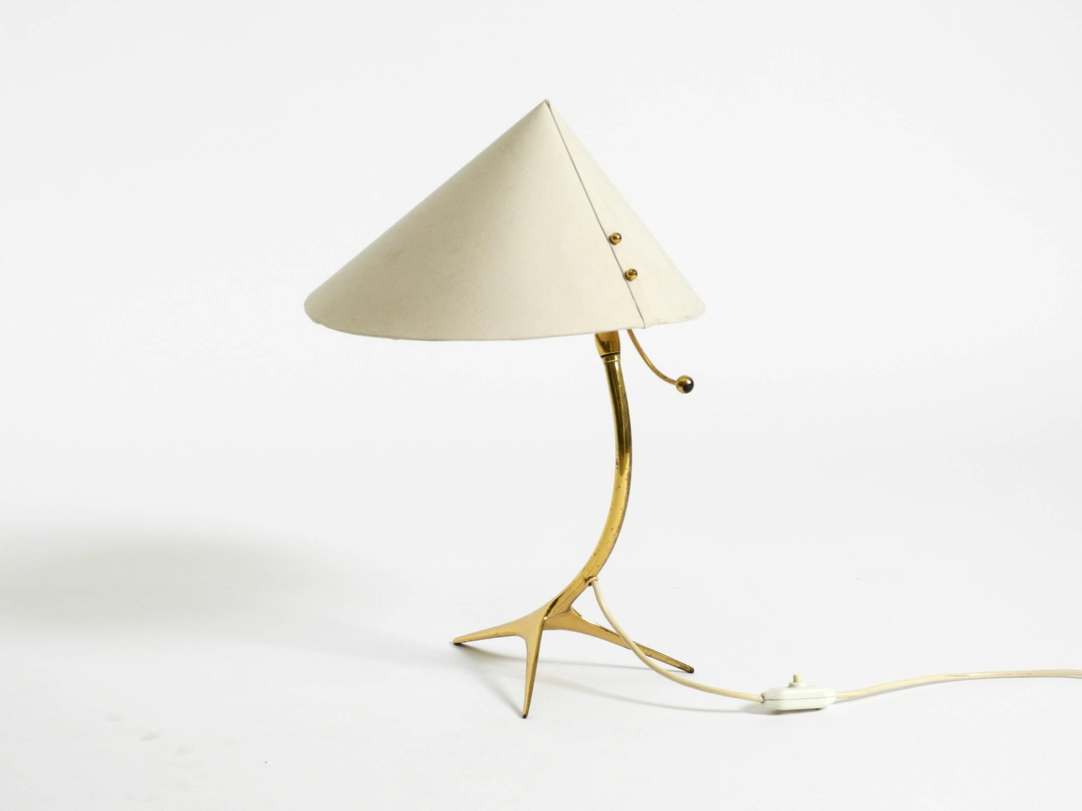 Large mid-century modern brass crow's foot table lamp by Kalmar Austria