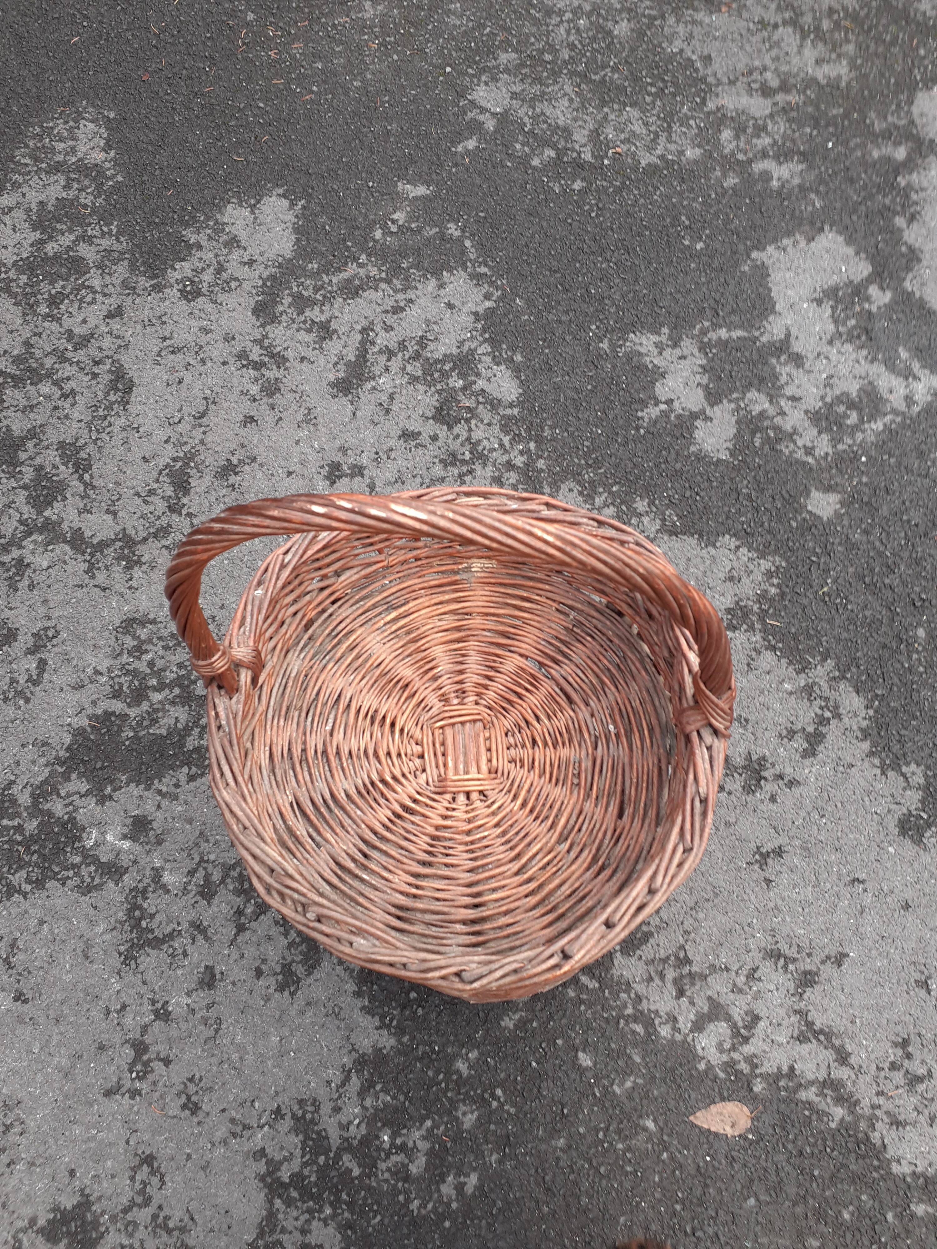 Rattan bar