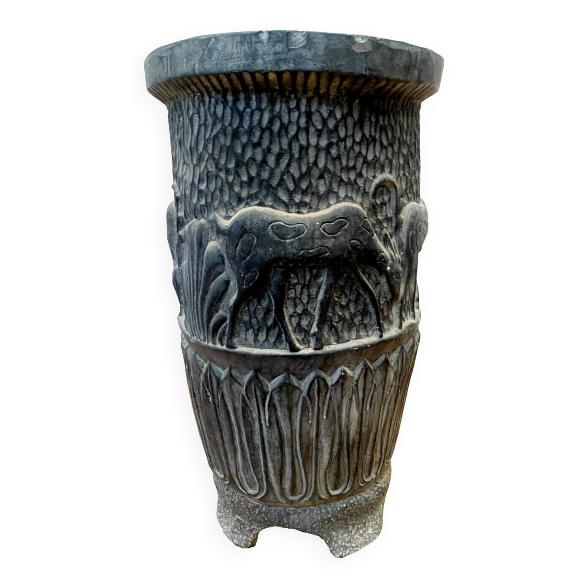 Vase en terre cuite polychrome a décor d'antilopes XX siècle
