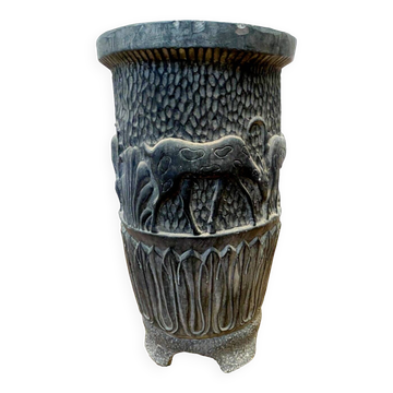 Vase en terre cuite polychrome a décor d'antilopes XX siècle