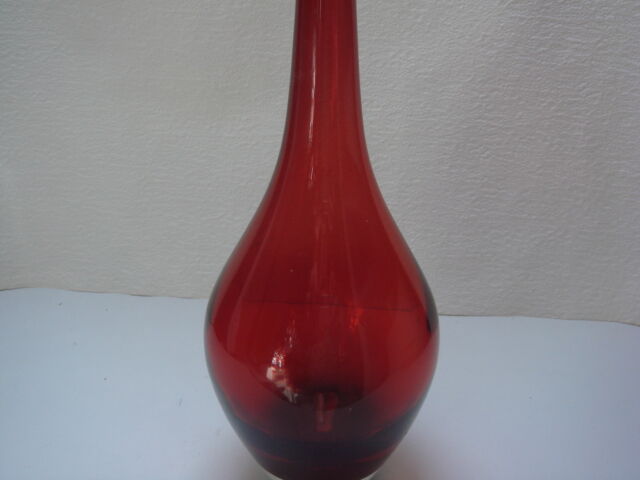 Vases red