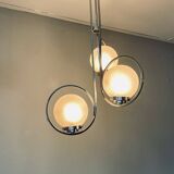 Lampe art déco en argent avec trois abat-jours en forme de sphère