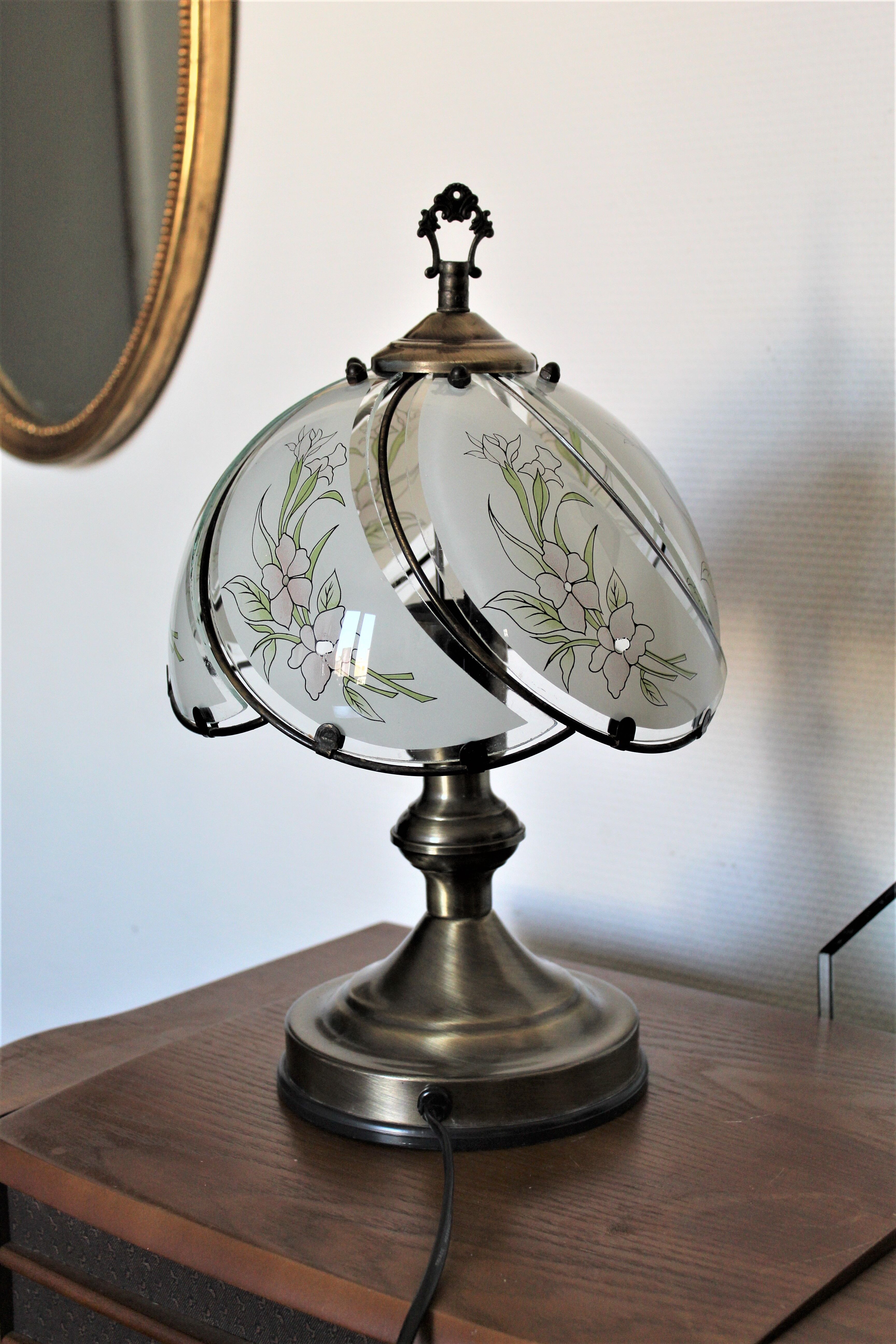 Vintage touch lamp