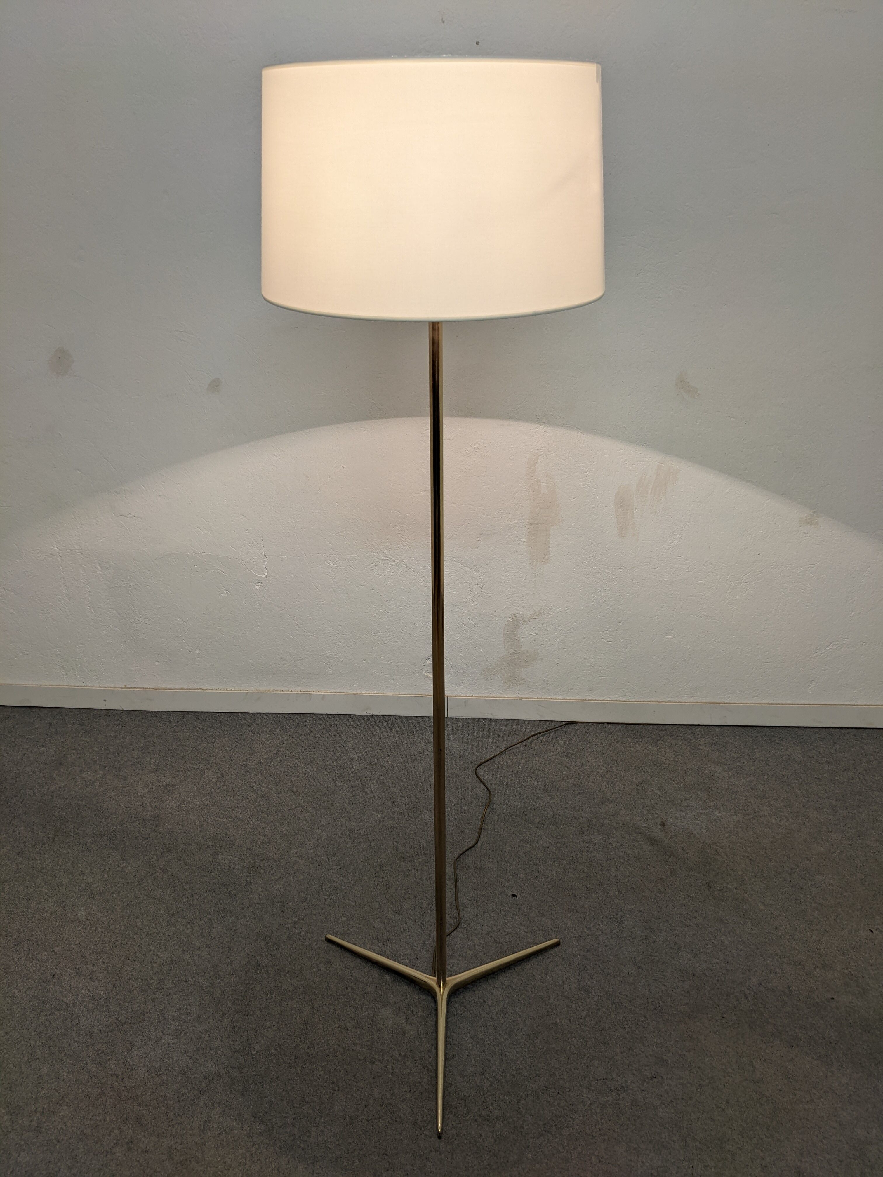 Minimalist bronze and brass floor lamp from the 50s/60s