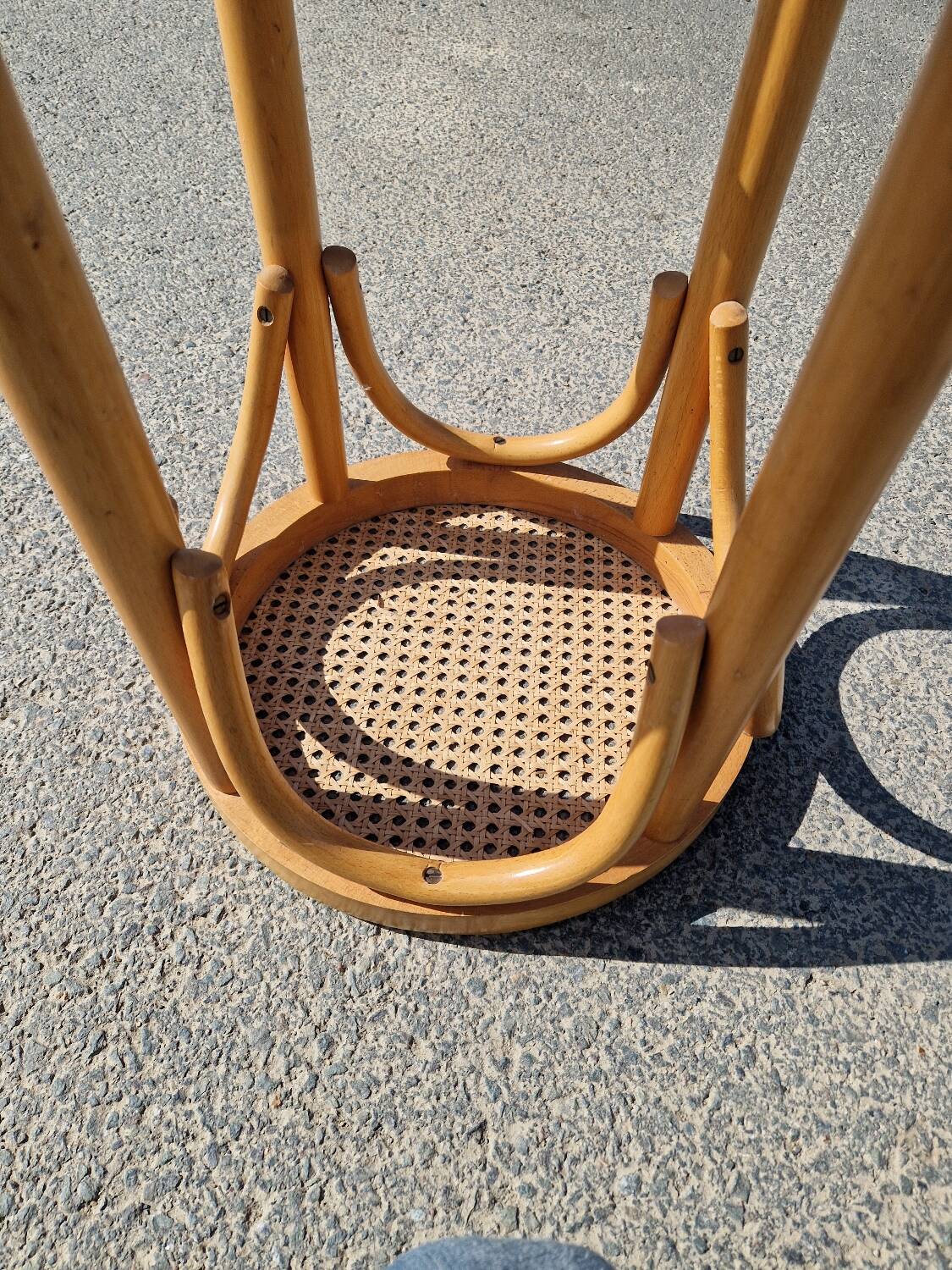 High bar stool in curved wood and cane