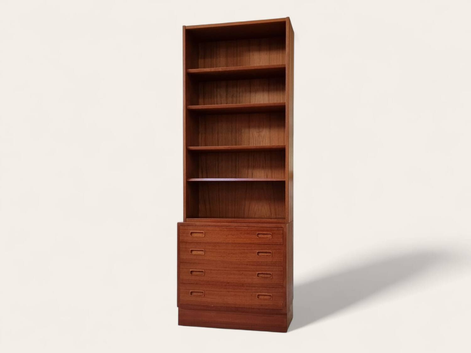 Bibliothèque haute du milieu du siècle
