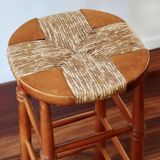 Tabouret de bar ancien en bois et assise paillée