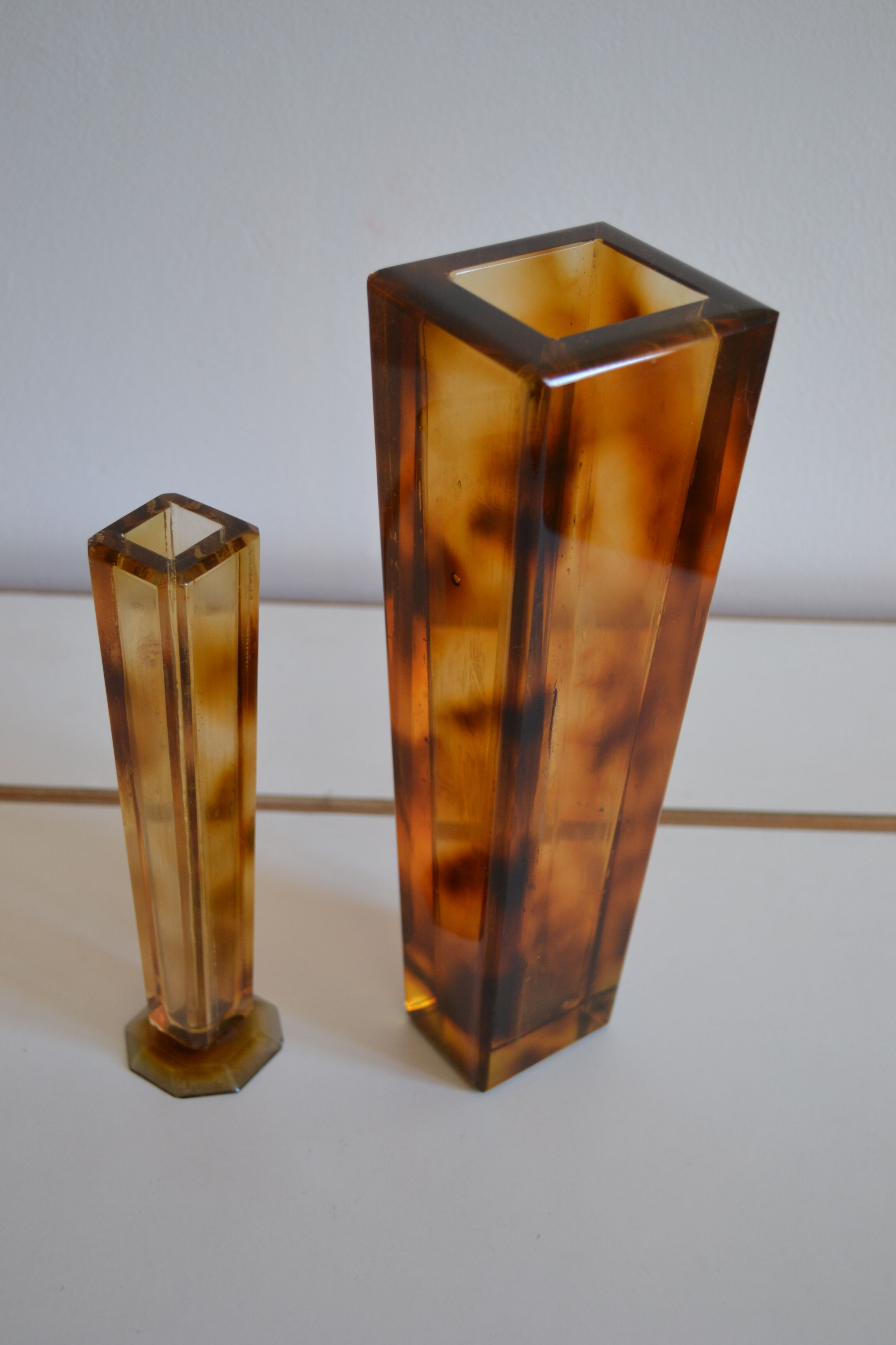 Lot de 2 vases vintage 80's plexiglas ecaille de tortue