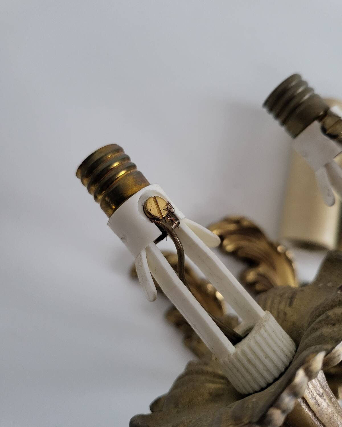 Ancienne Paire d'Appliques en métal doré Style Louis XV