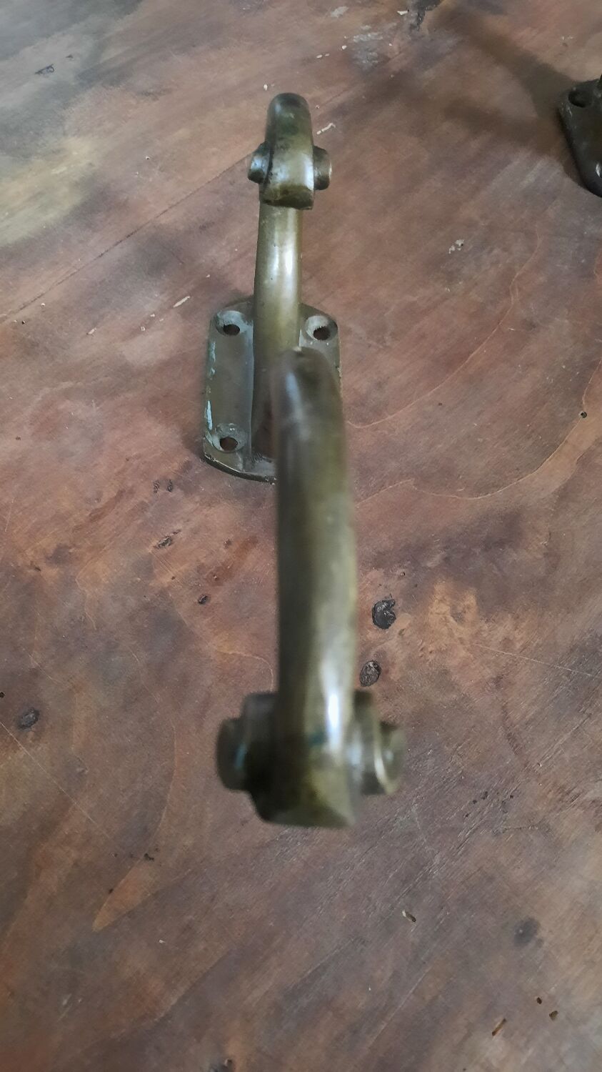 Paire de patères en bronze