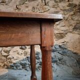 Antique French farmhouse table in oak (1780–1830) – Walnut legs – Rustic provincial dining table