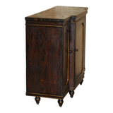 Regency 1810 library buffet in simulated hardwood with Chinese decoration.